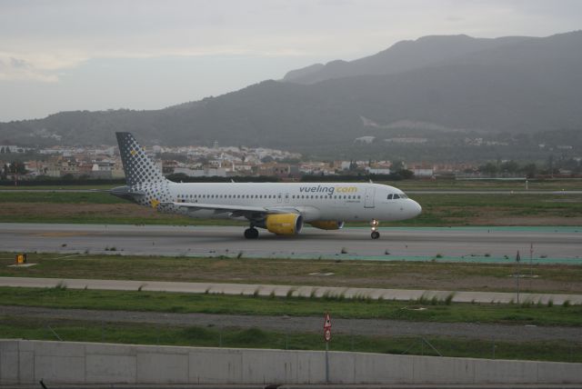 Airbus A320 (EC-LLM)