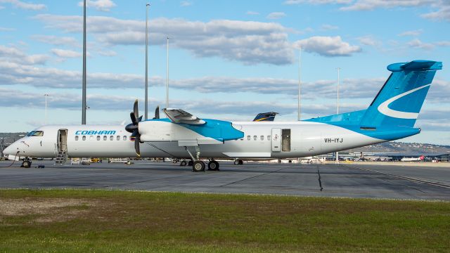 de Havilland Dash 8-400 (VH-IYJ)