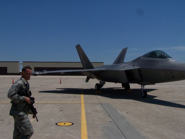 — — - Note: Dont get any closer to our new toy!   F-22 Raptor on display at 2009 Wings over Whiteman AFB