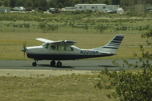 Cessna Centurion (N2206R)