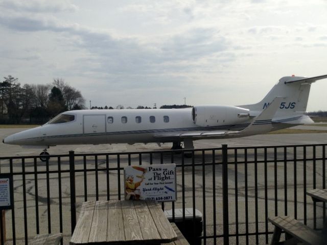Learjet 31 (N955JS)