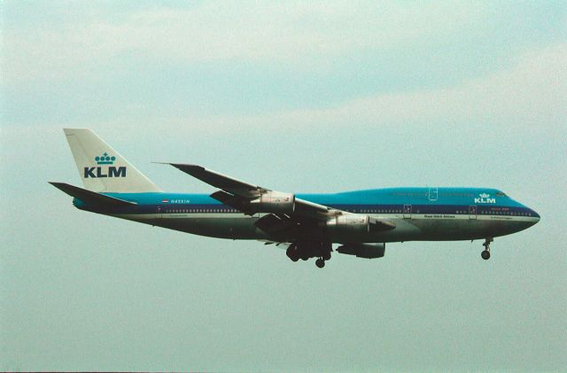 BOEING 747-300 (N4551N) - Final Approach to Narita Intl Airport Rwy16 on 1987/07/11