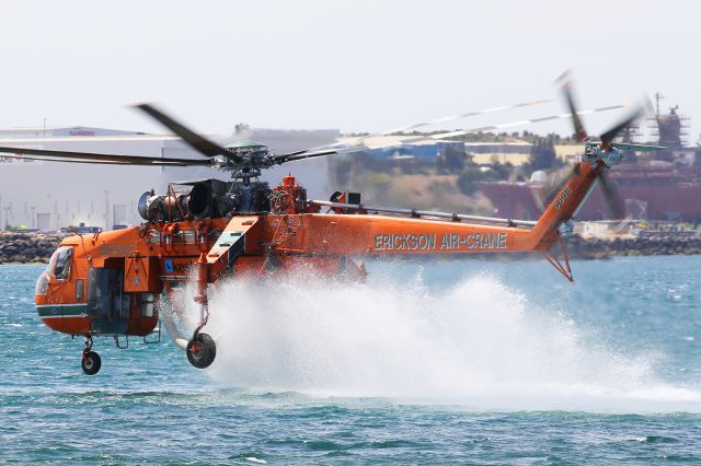 Bell BigLifter (N154AC) - Georgia Peach scooping water in Western Australia