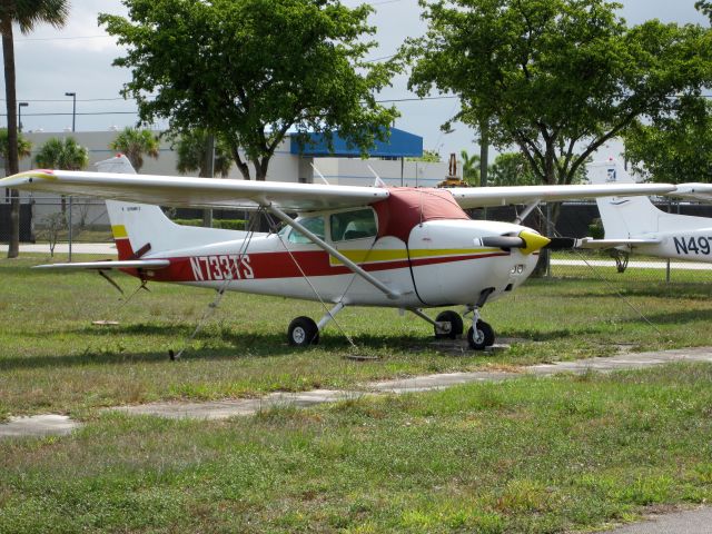 Cessna Skyhawk (N733TS)