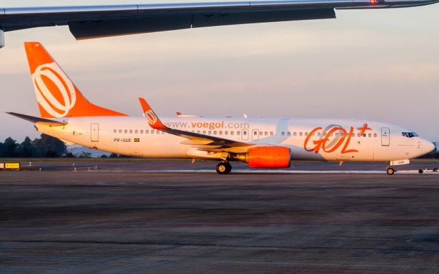 Boeing 737-800 (PR-GUE)