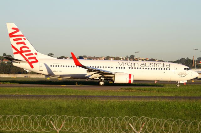 Boeing 737-800 (VH-YFN)