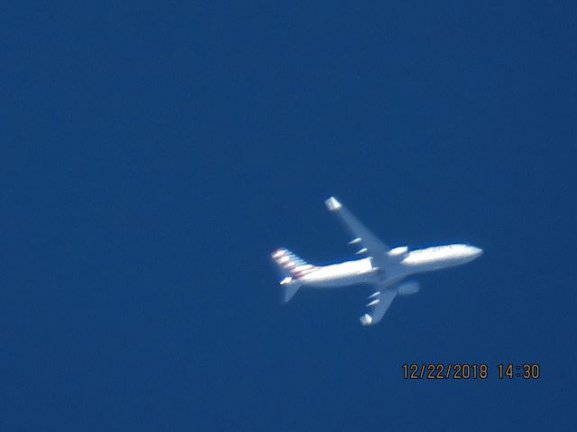 Boeing 737-800 (N868NN)