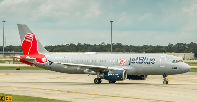 Airbus A320 (N605JB) - Red Sox livery!