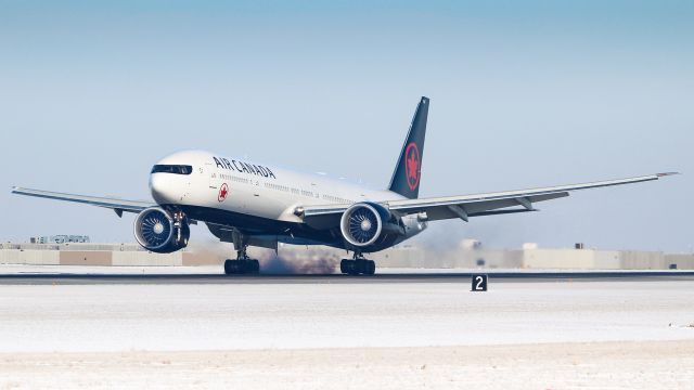 BOEING 777-300ER (C-FJZS)