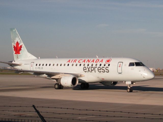 C-FEJD — - ERJ-175