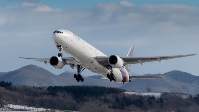 BOEING 777-300 (HS-TKA) - Thai Airways International / Boeing 777-3D7br /Jan.18.2015 Hakodate Airport [HKD/RJCH] JAPAN