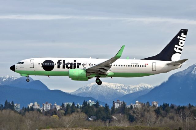 Boeing 737-800 (C-FFLC)