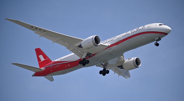Boeing 787-8 (B-220K) - 27.Apr.2025br /Landing at RWY22(B).br /The photo was taken at Jonanjima Seaside Park.