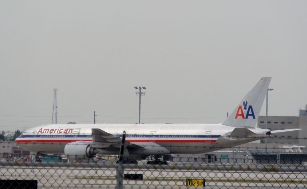 Boeing 777-200 (N773AN)