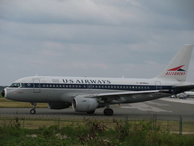 Airbus A319 —