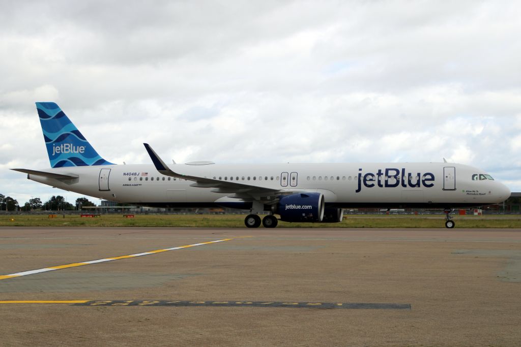 Airbus A321neo (N4048J) - Taxiing to Stand 246R on 18-Aug-21 operating flight JBU7 from KJFK.