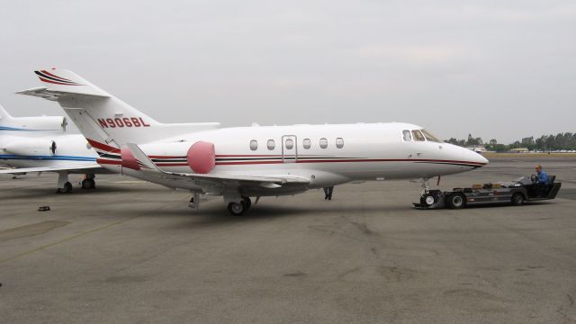 Hawker 800 (N906BL) - Towed at Santa Ana