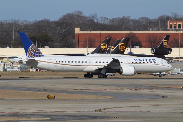 BOEING 787-10 Dreamliner (N12004)