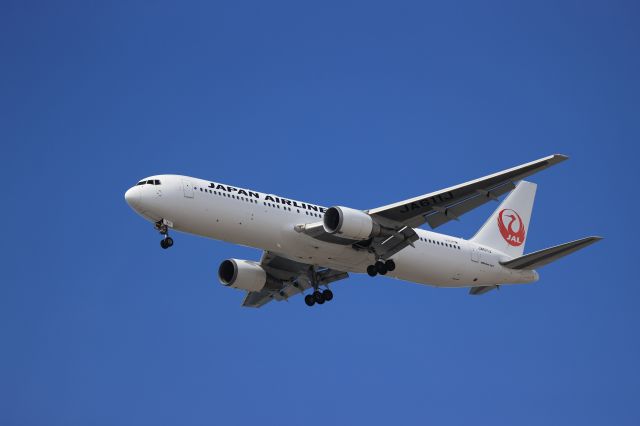 BOEING 767-300 (JA611J) - June 5th 2022:HND-HKD.