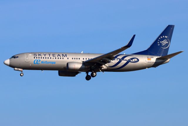 Boeing 737-800 (EC-LPQ)