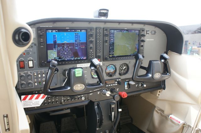 Cessna Skyhawk —
