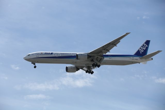 BOEING 777-300 (JA752A) - 16 July 2016:HND-HKD.