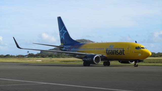 Boeing 737-700 (C-GTQP)