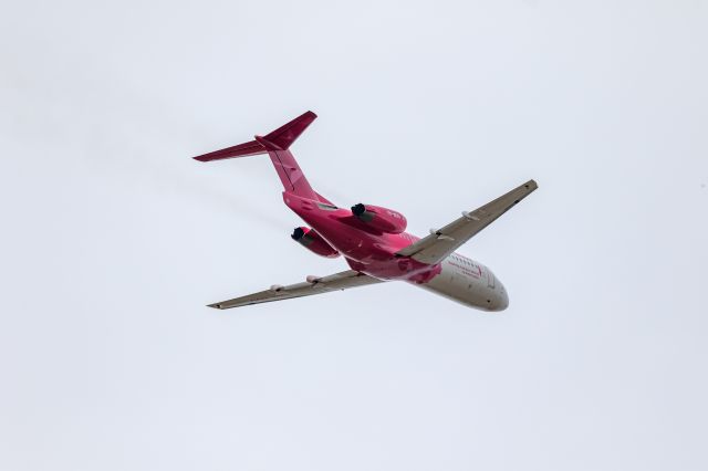 Fokker 70 (VH-NUU)