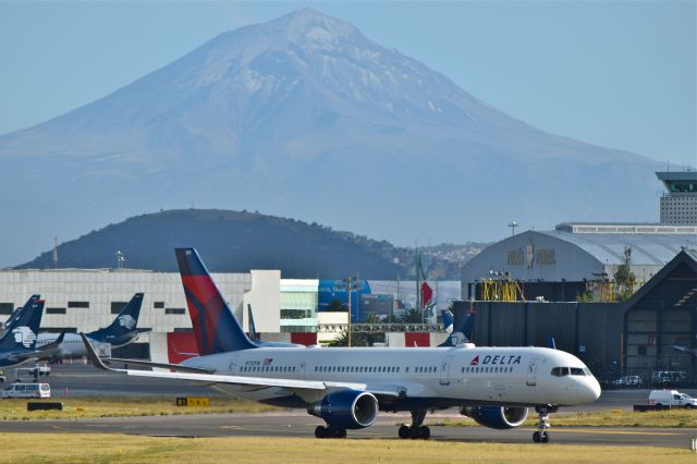 Boeing 757-200 (N722TW) - Boeing B757-231 of Delta Airlines cross the 05R runway to lineup on 05L runway for takeoff from Mexico City Airport (Photo December 8th 2018).