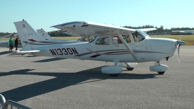 Cessna Skyhawk (N1330N)