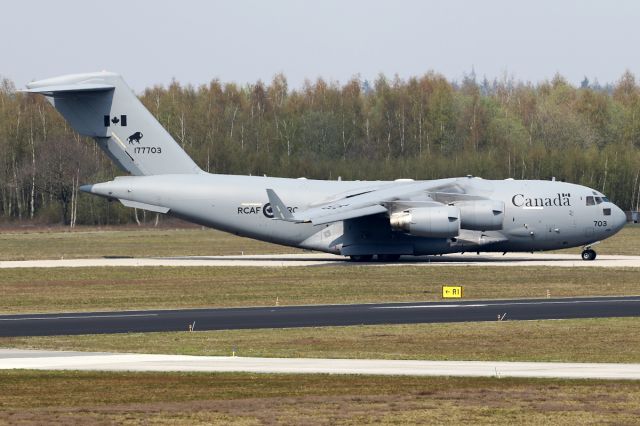 Boeing Globemaster III (17-7703)