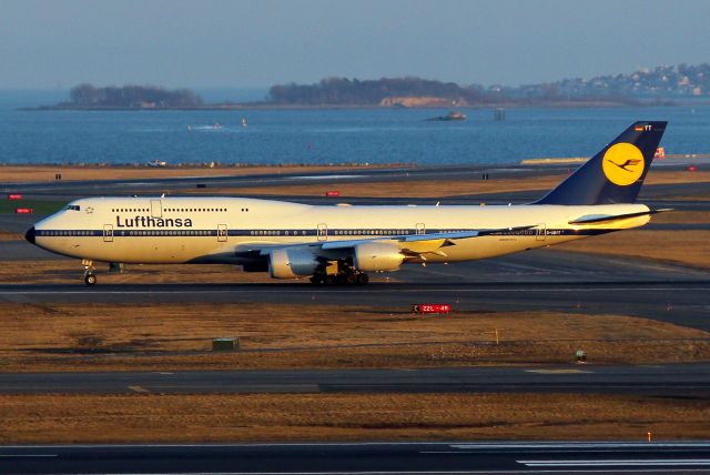 BOEING 747-8 (D-ABYT) - LH 423 to Frankfurt departing on 4R