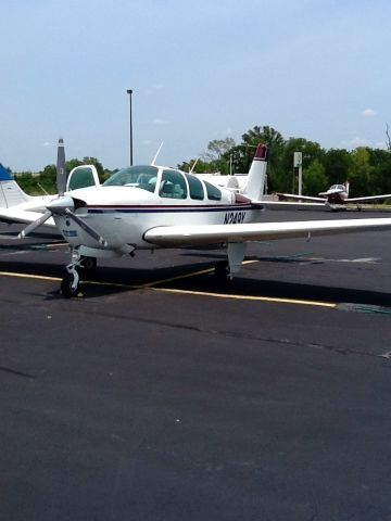 Beechcraft Bonanza (33) (N249Y)