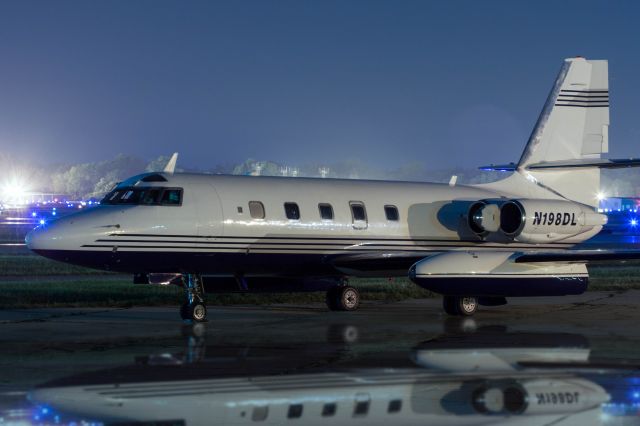 Lockheed Jetstar 2 (N198DL)