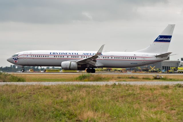 Boeing 737-900 (N75435)