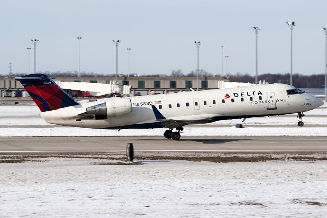 Canadair Regional Jet CRJ-200 (N8588D)