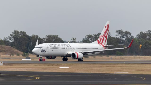 Boeing 737-800 (VH-YFT)