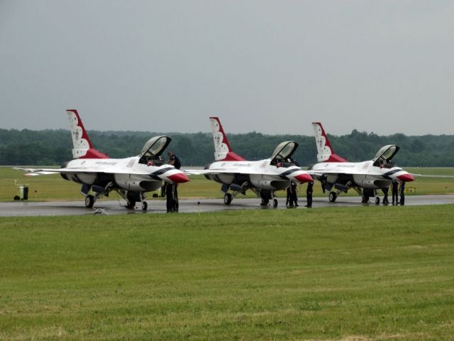 Lockheed F-16 Fighting Falcon (92-3890)