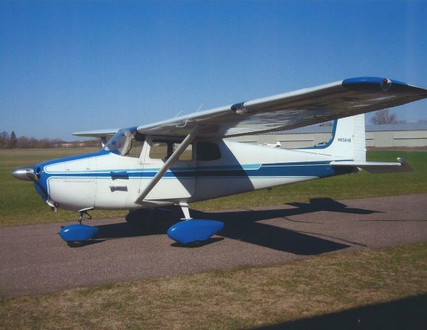 Cessna Skyhawk (N8564B)