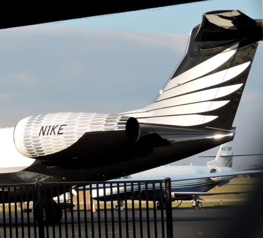 Gulfstream Aerospace Gulfstream G650 (N1KE) - Sporting the tail and engine of this NIKE jet, Dec. 2018.