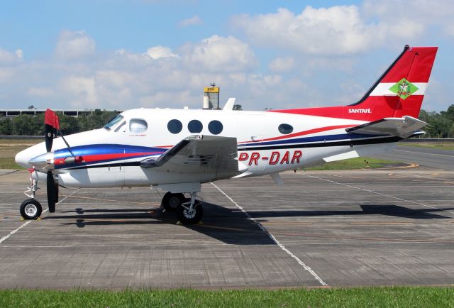 Beechcraft King Air 90 (PR-DAR) - Aircraft: Beechcraft C90GT King Airbr /CN / IN: LJ-1786br /Airline: Santa Fé Táxi Aéreobr /Airport: Criciúma - Forquilhinha (CCM / SSIM), Brazil