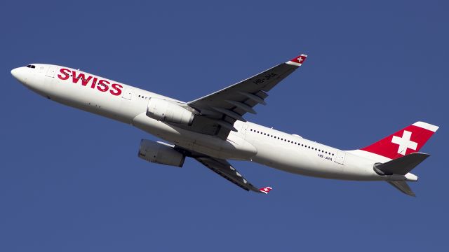 Airbus A330-300 (HB-JHA)