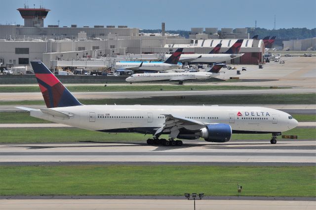 Boeing 777-200 (N701DN) - June of 2019