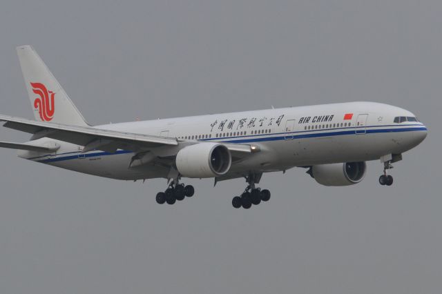 Boeing 777-200 — - 12.06.2015