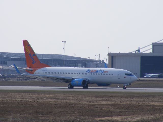BOEING 737-600 (C-GOAF)