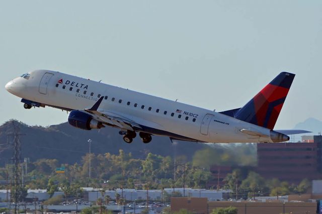 Embraer 175 (N610CZ) - Delta Connection Embraer 175 N610CZ at Phoenix Sky Harbor on August 26, 2018.