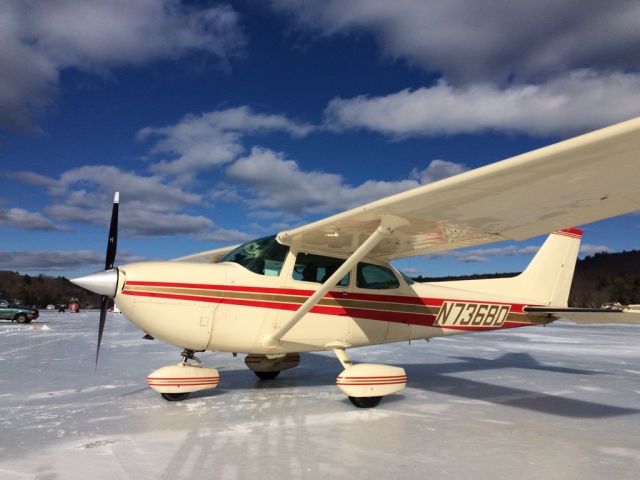 Cessna Skyhawk (N736BD) - Opening day 2017