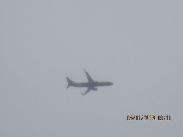 Boeing 737-800 (N8657B)