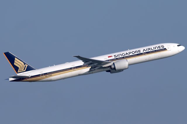 BOEING 777-300ER (9V-SWS)