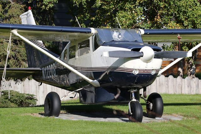 Cessna 206 Stationair (N1220G)